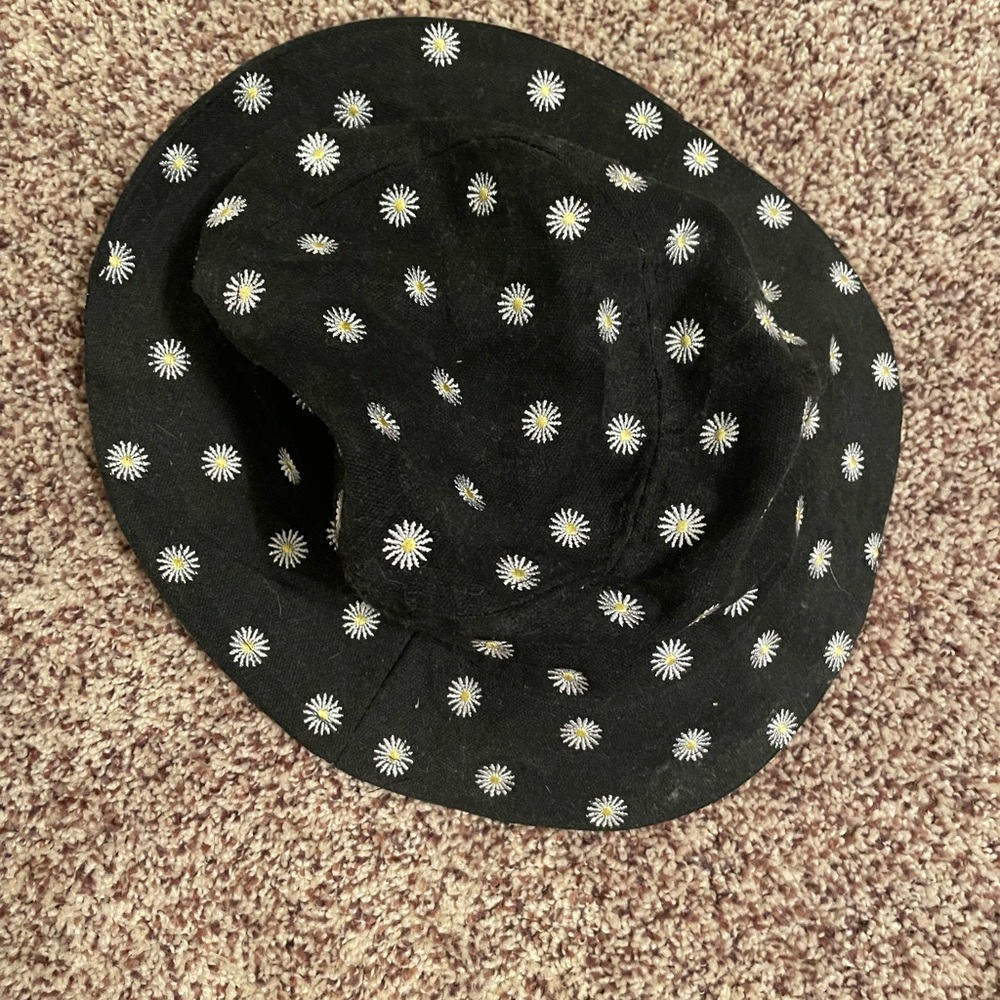 Black Bucket Hat with Daisy Pattern